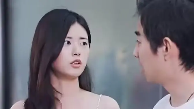 《闪婚百亿总裁》：灰姑娘的逆袭，霸道总裁爱上我？这背后藏着怎样的心机与真情？